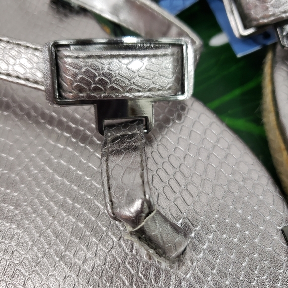 NEW Simply Vera Wang Thomg Espadrille Sandals Size WMS SMALL (5/6) - Picture 3 of 7